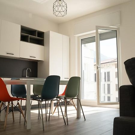 Apartamento Piazza XX Settembre - Feel The Centre Lecco Exterior foto