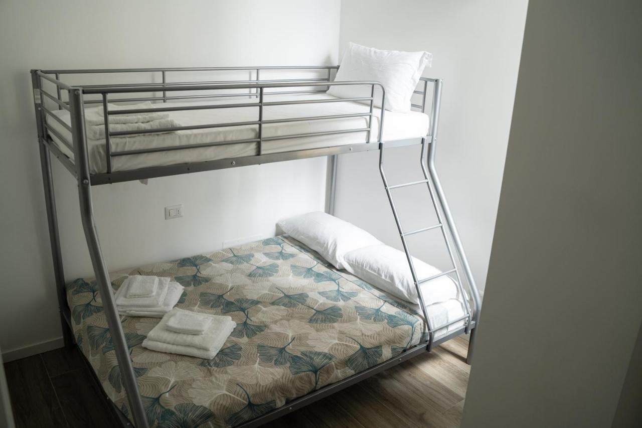 Apartamento Piazza XX Settembre - Feel The Centre Lecco Exterior foto