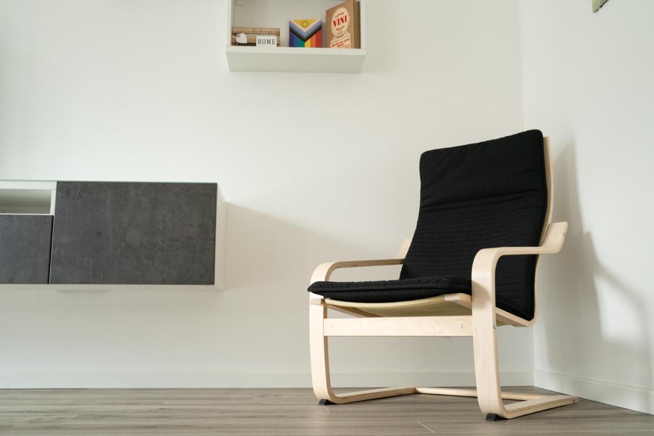Apartamento Piazza XX Settembre - Feel The Centre Lecco Exterior foto